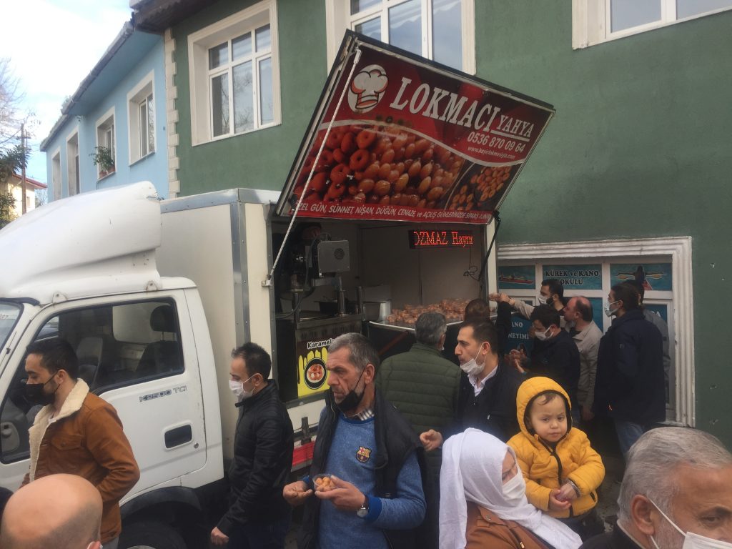 Bayrampaşa hayır lokması Döktürme